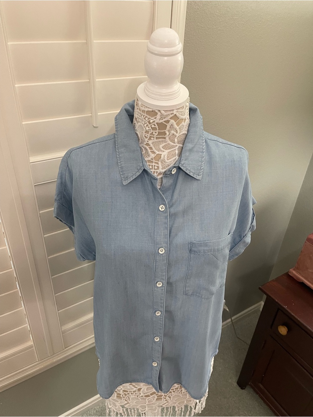 Classic Light Blue Short-Sleeve Button Down Shirt